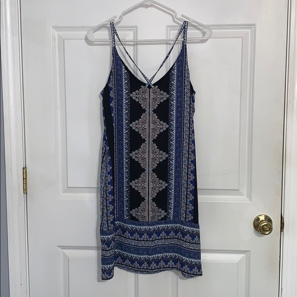 Dress - Picture 2 of 4